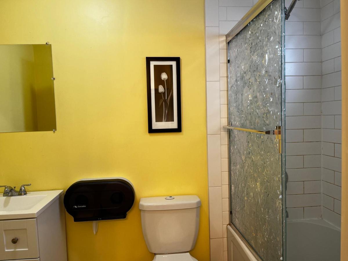 Beautiful Room Close Airport! YYC Exterior foto
