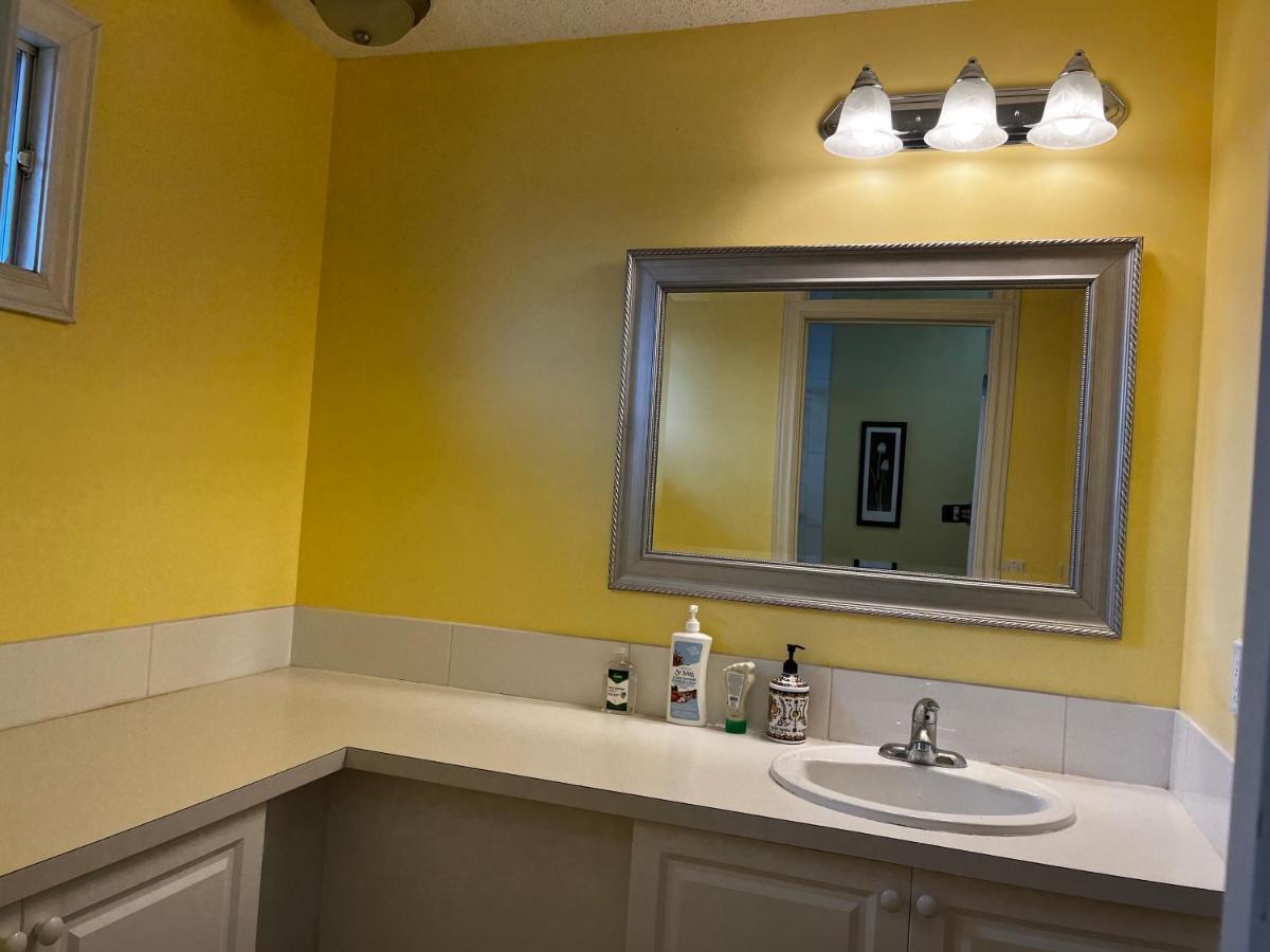 Beautiful Room Close Airport! YYC Exterior foto